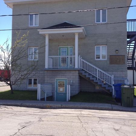 Les Dortoirs De L'Espace Globetrotter Hostel Rimouski Exterior photo